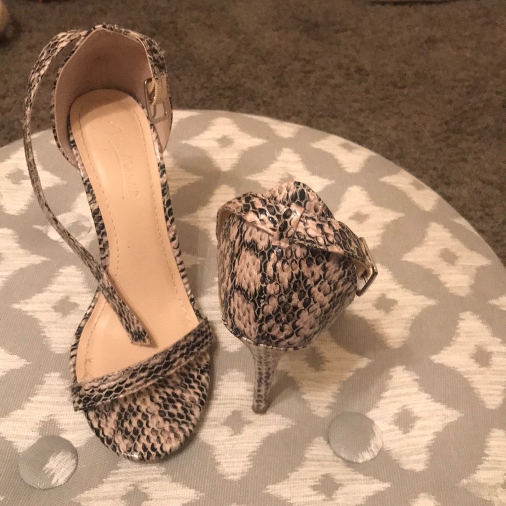 Strappy Pumps